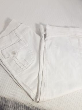 White Women’s Jeans - Classic Slim Fit
